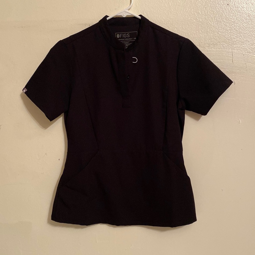 FIGS scrub top